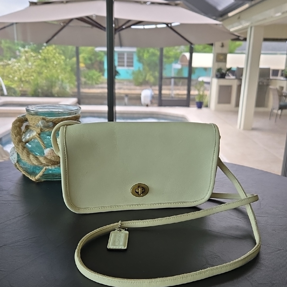 Coach Classic Vintage Dinky Bag In Bone